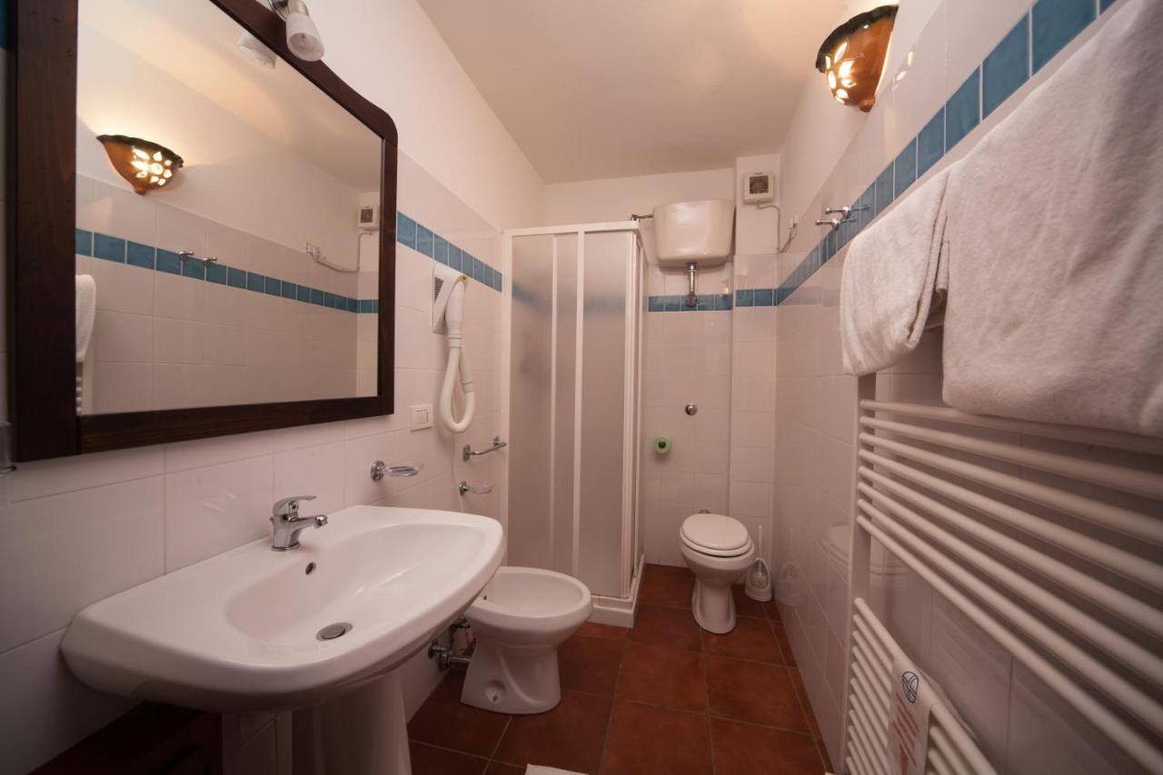 Affitta Camere Casa Delle Rose Villanova Monteleone Exterior photo